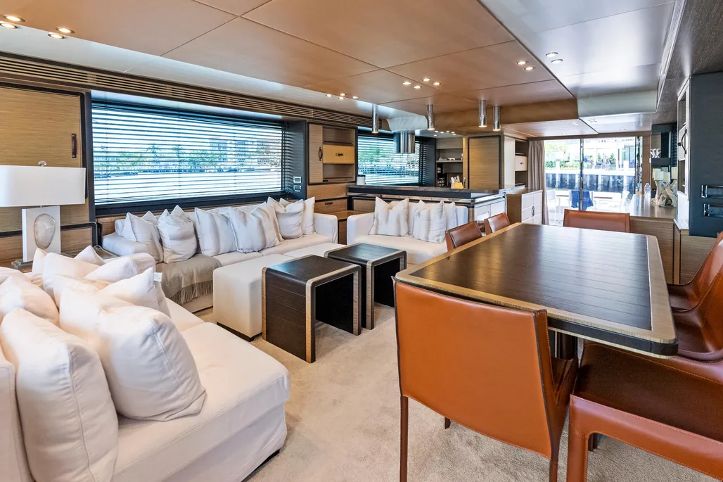 Yacht Photo 20
